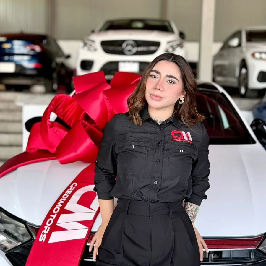 Marilu Villarreal, asesora de ventas Credimotors